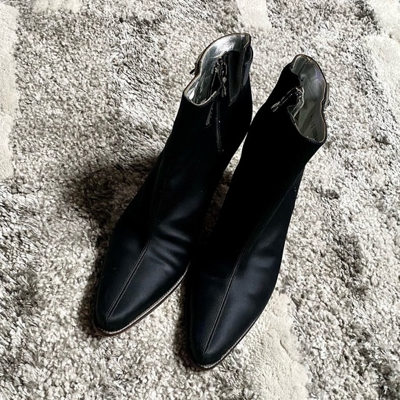 Donald J Pliner Pointed toe ankle heeled booties size 8.5 - Picture 2 of 13